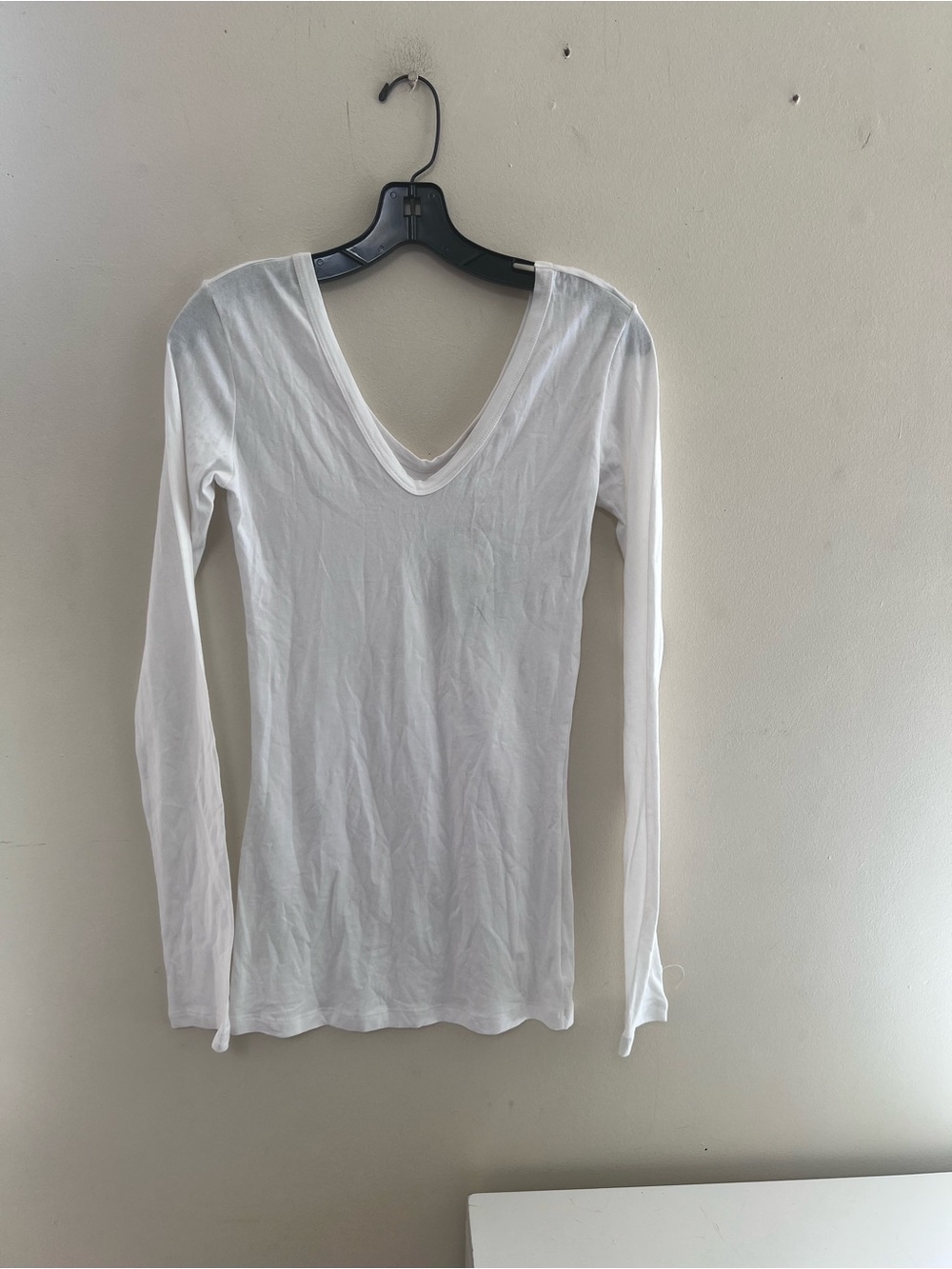 Women's White Long-Sleeve V-Neck Tee